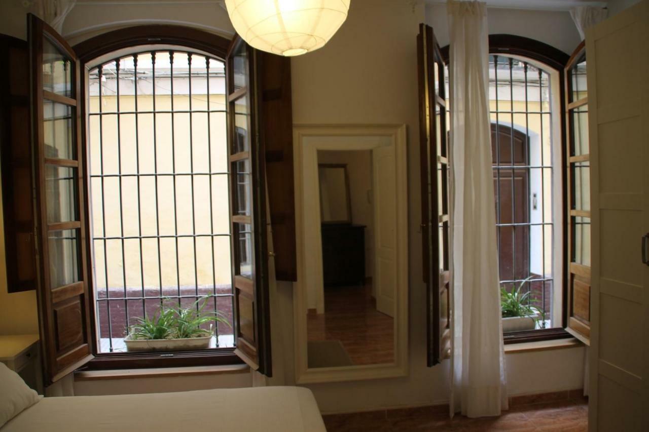 Lyrioshomes Malaga La Merced Centro Buitenkant foto